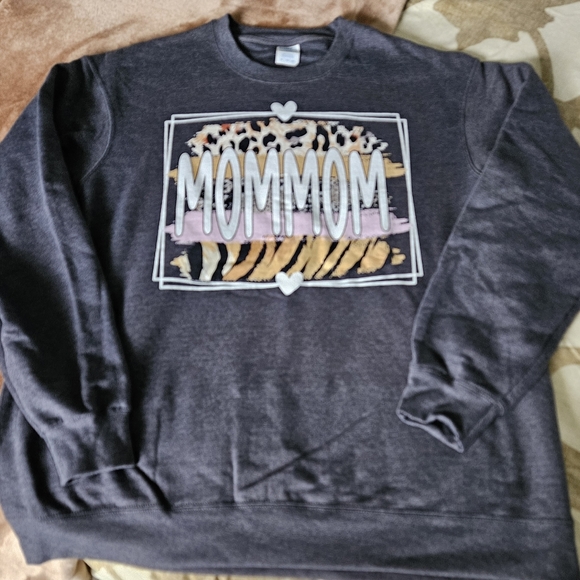 NEW Sweatshirt Mommom - Picture 4 of 4